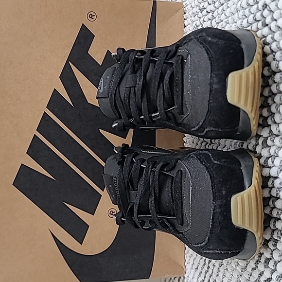 SOLD Nike Air Max Excee Black Anthracite Gum Mens Sneakers HV0928-010 Size 9.5 - Picture 4 of 17